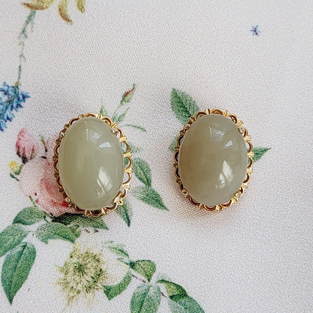 Clip on earings